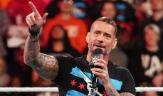 سي إم بانك يعِد مشجعي WWE بالرد على اسئلتهم حول علاقته برولينز وراينز