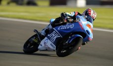 مافريك فينياليس يتبرع بدراجة Moto3 الفائزة باللقب لمزاد فالنسيا للفيضانات