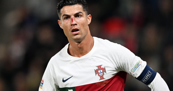 Morning Brief: Portugal win and Cristiano Ronaldo badly injured, Switzerland beat Spain, Adele Taarabt in the UAE League and Djokovic gives Europe the lead in the Laver Cup