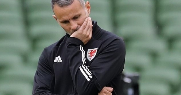 Morning briefing: Giggs quits the Welsh national team, Mahrez pisses off the Algerians over a comedy show, Carmella meets Biller at Money in the Bank, and Lashley beats his rivals.