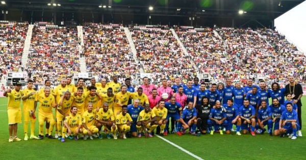 Roberto Carlos defeats Ronaldinho in celebrity sports charity match