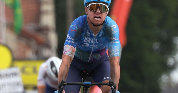 Tour de France: Aussie Clarke wins Stage 5, Van Aert maintains lead despite fall