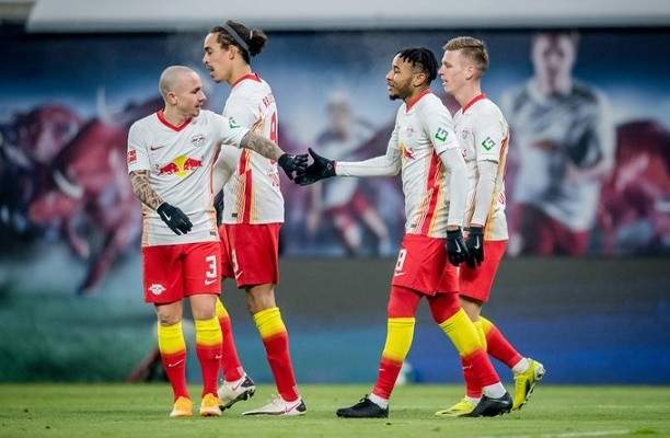 الدوري الالماني: لايبزيغ يسقط أوغسبورغ ويعزز وصافته