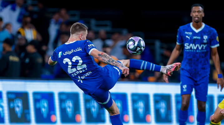 الهلال يواصل انطلاقته القوية بفوزه الغالي على التعاون في دوري روشن السعودي