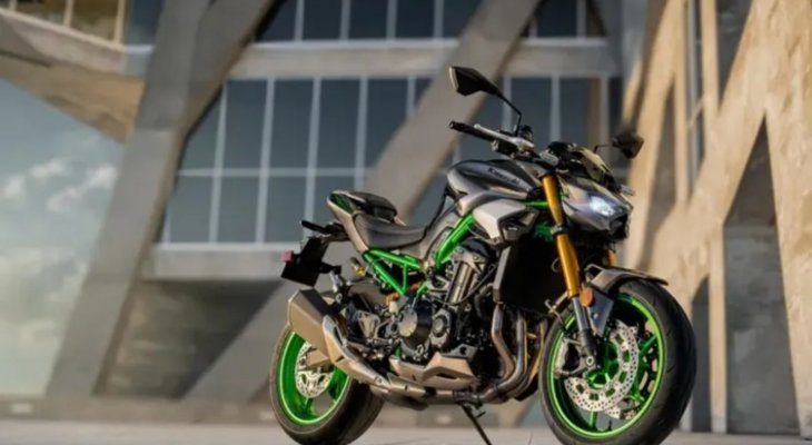 كاواساكي Z900 الجديدة لعام 2025، أداء وإلكترونيات أفضل