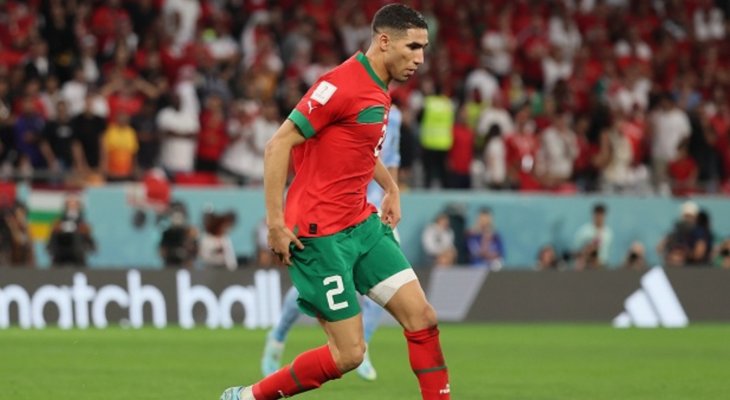 حكيمي يعلق على الاستقبال التاريخي لمنتخب المغرب